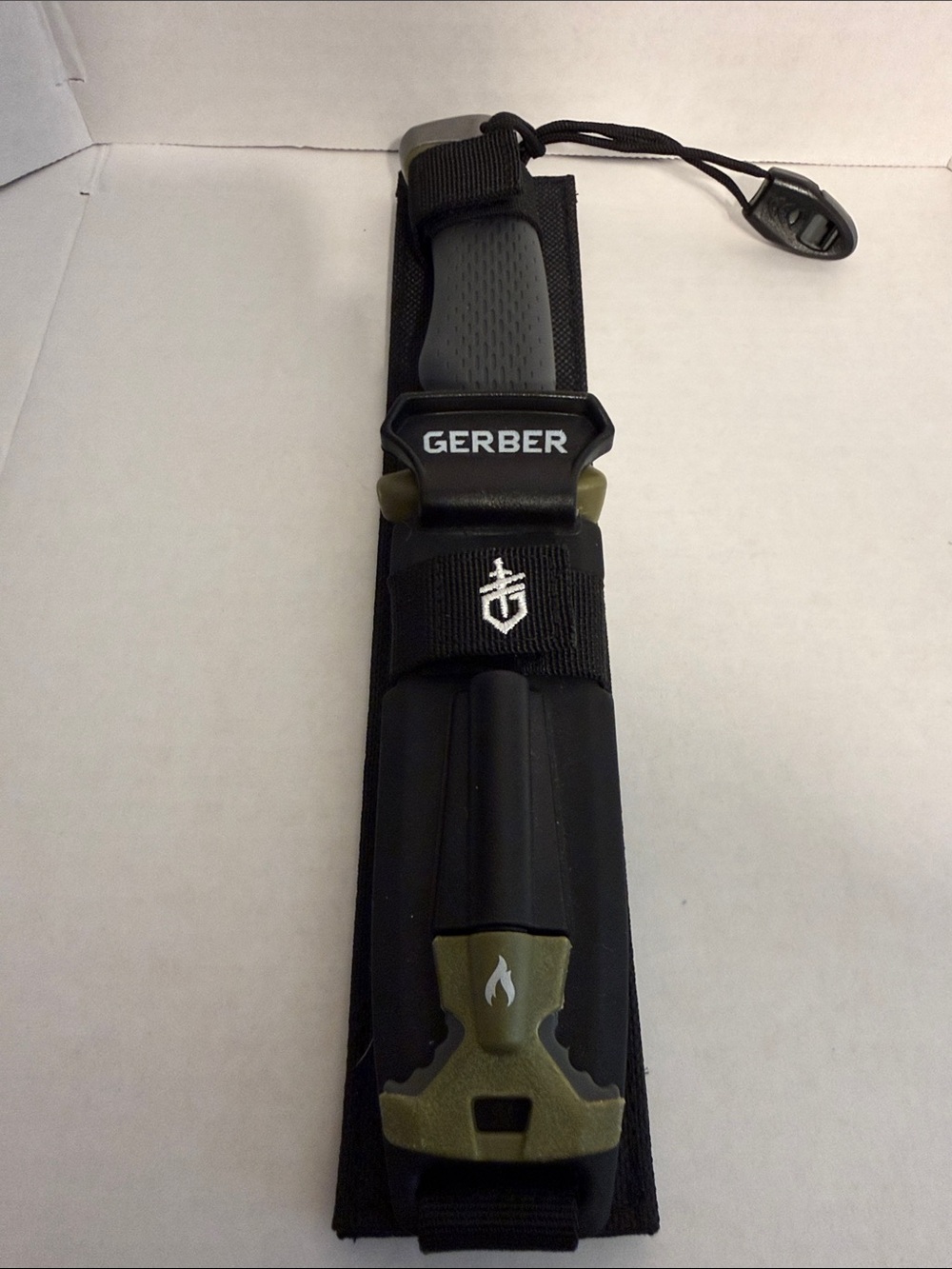 Gerber ultimate survival fixed blade knife w/ sheath, knife sharpener, ferro rod